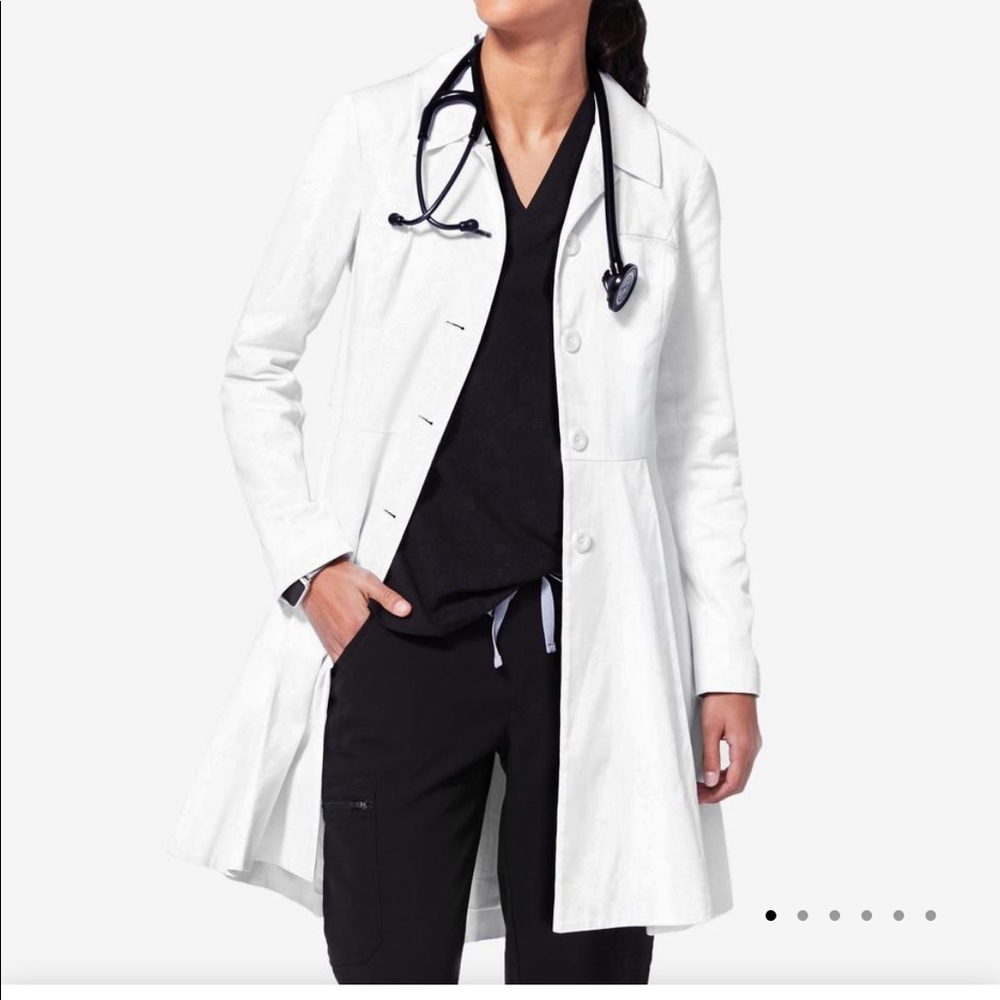 Figs white coat